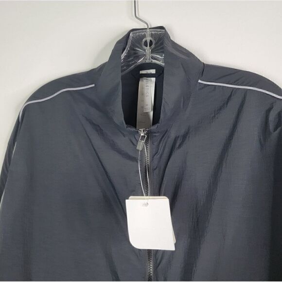 Fabletics Black Windbreaker Oversized Reflective Trim Puffer Size Medium - Picture 4 of 15